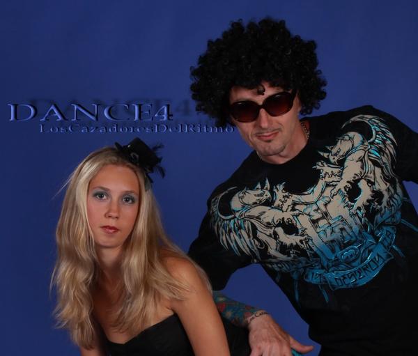 salsa_dance4-loscazadoresdelritmo_salsazoukbachatasambakurzy_praha_2011.jpg15.jpg